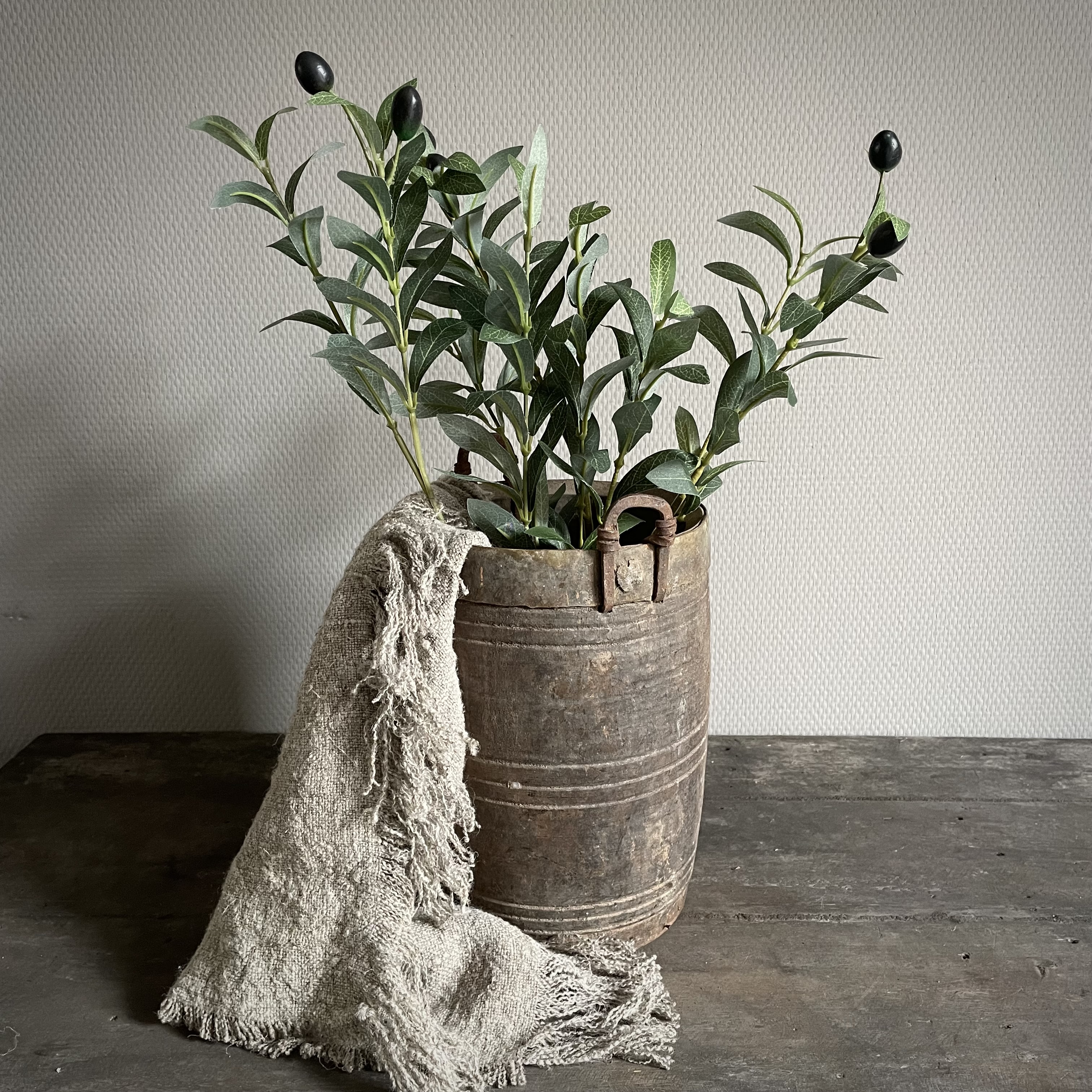 Oude Nepalese pot  NR134 (H 27 cm)
