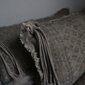 Shabby kussen 'Oosters bruin'  (Br 50  cm)
