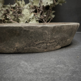 Vergrijsde houten schaal ( L 45,5 cm.)