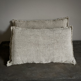 Shabby kussen 'rafels'  (Br 50  cm)