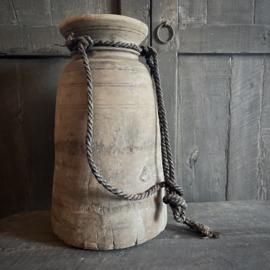 Oude Nepalese pot 137 (H 34 cm)