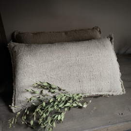 Shabby kussen 'rafels'  (Br 50  cm)