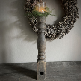 Unieke houten baluster 'kandelaar' Nr 4 (H 50,5 cm)