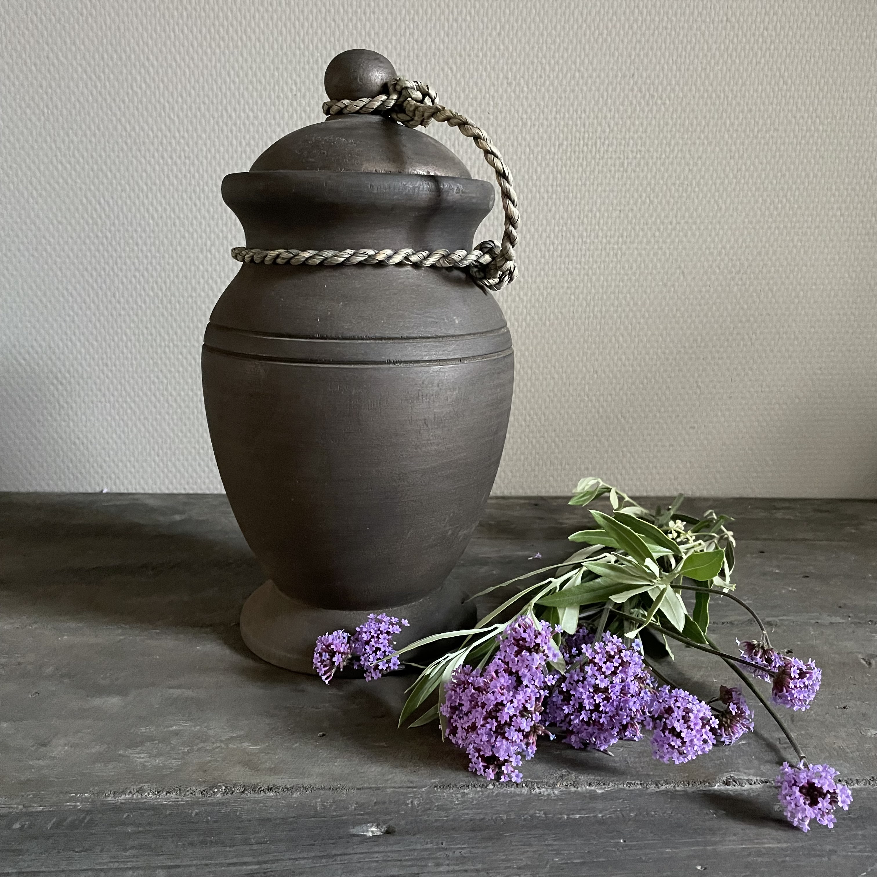 Houten 'voorraad' pot (H 30 cm)