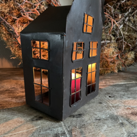 Metalen gevel huisje (H 25 cm.)