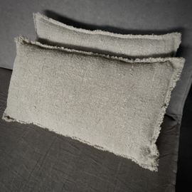 Shabby kussen 'rafels'  (Br 50  cm)