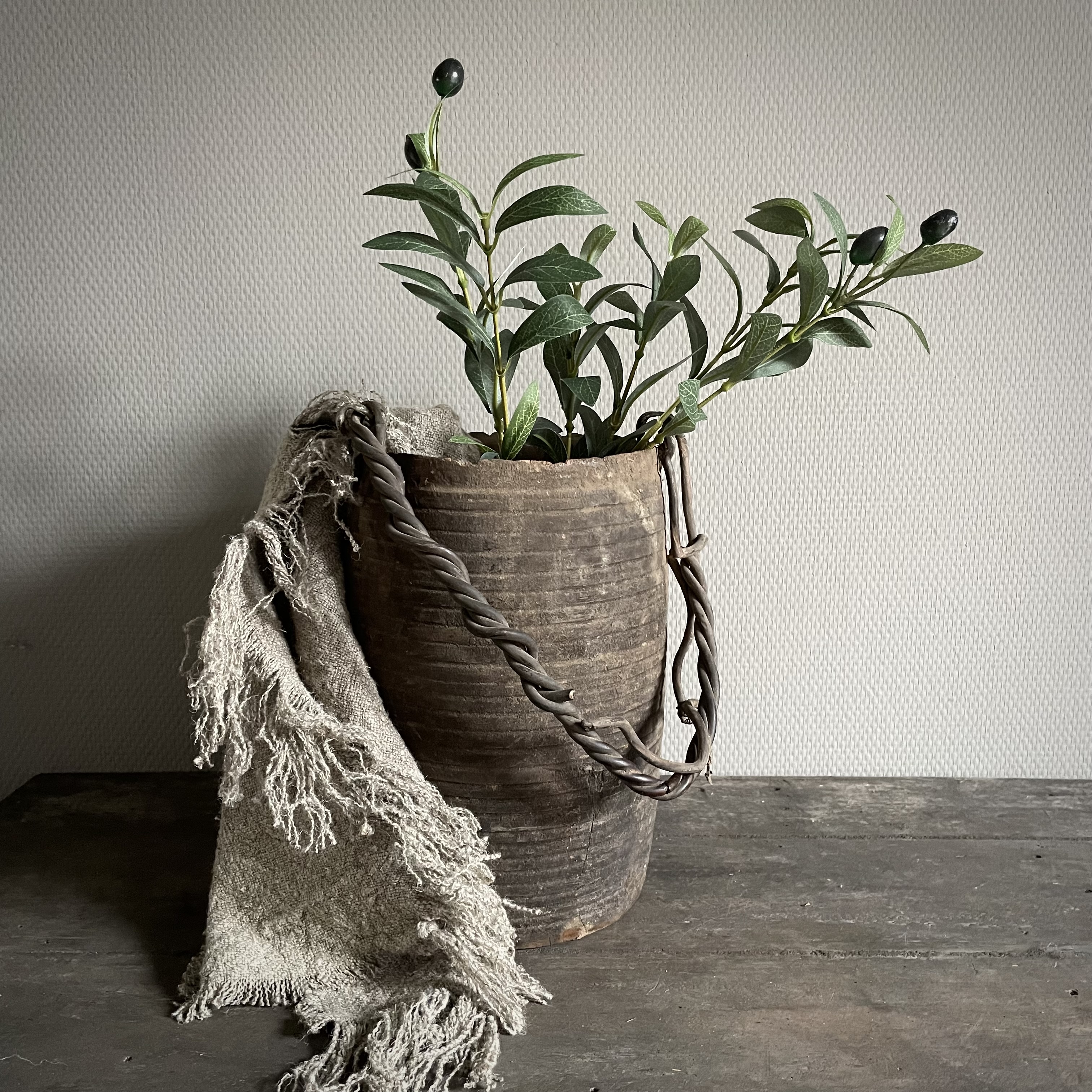 Oude Nepalese pot  NR133 (H 30 cm)