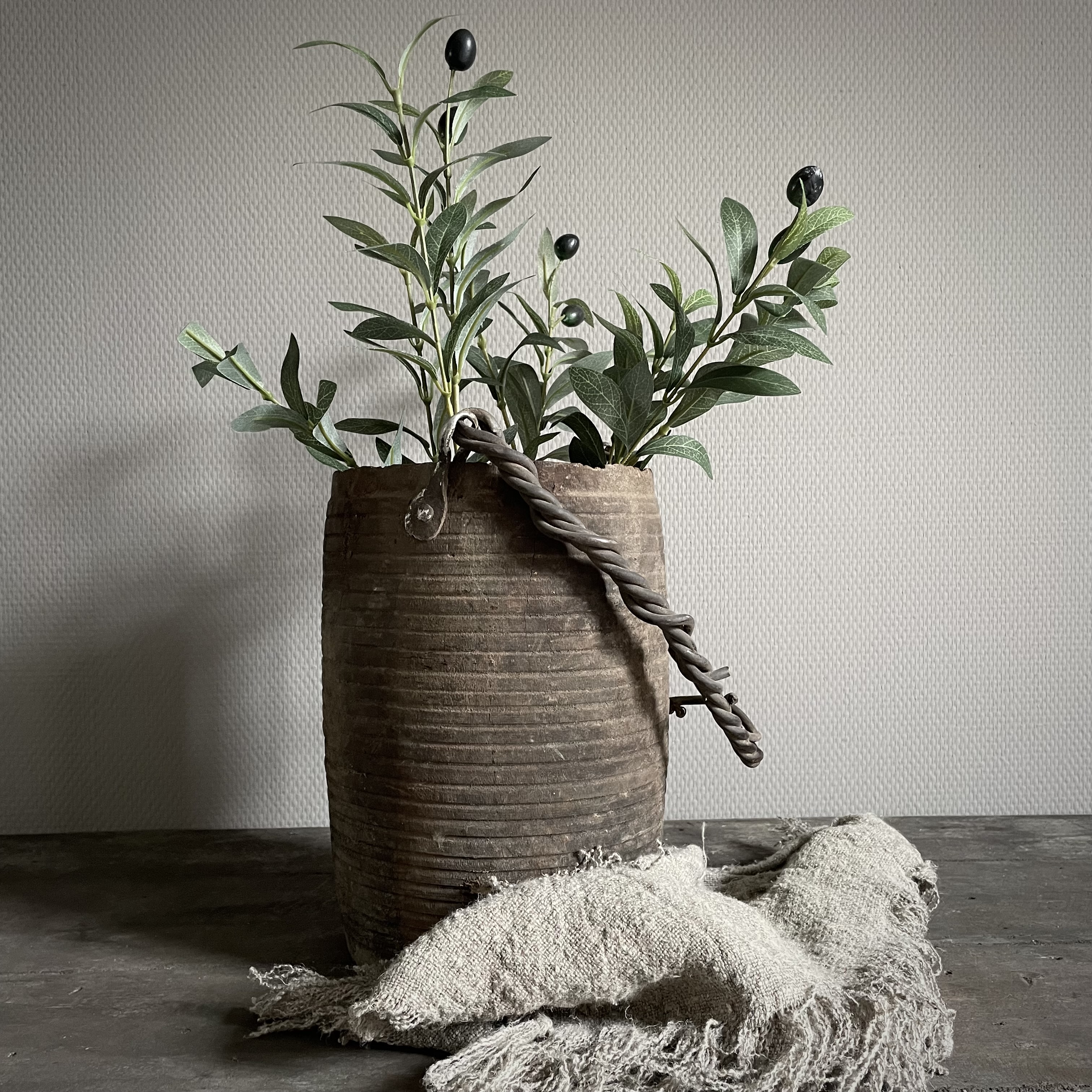 Oude Nepalese pot  NR133 (H 30 cm)