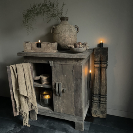 Old Farm  cabinet Aura Peeperkorn
