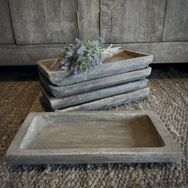 Langwerpige houten schaal (L 41 cm)