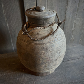 Oude Nepalese pot 135 (H 29 cm)