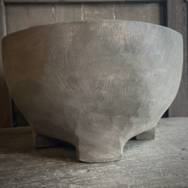 Massief houten trog/ bowl op voet. ( Dia 30 cm.)