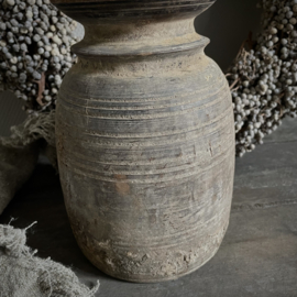 Oude Nepalese pot  NR133 (H 23 cm)