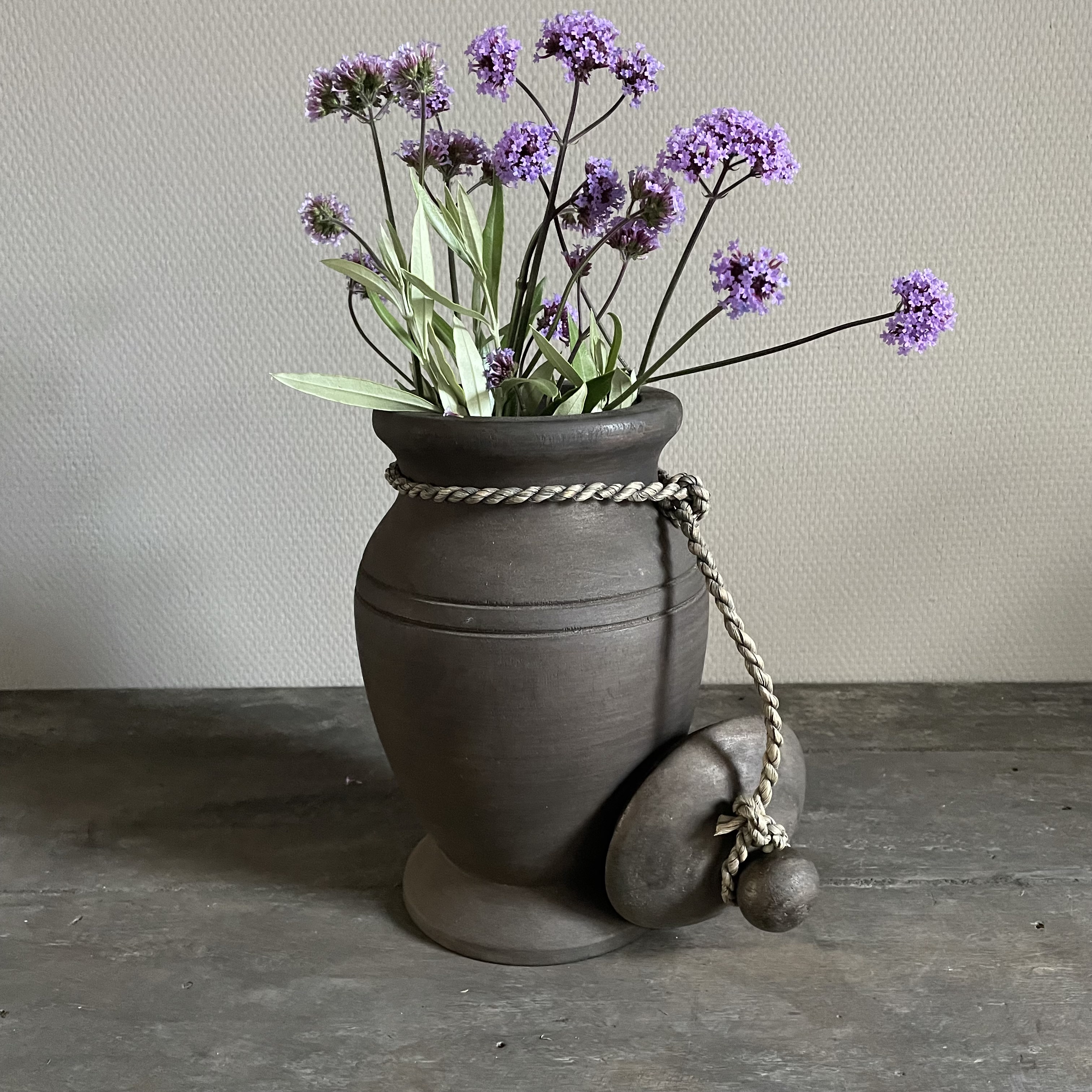 Houten 'voorraad' pot (H 30 cm)
