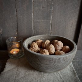 Vergrijsde houten kom/ bowl ( Dia 19 cm.)