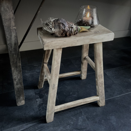 Oud Chinees houten krukje (H 47 cm)