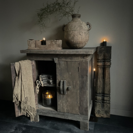 Old Farm  cabinet Aura Peeperkorn