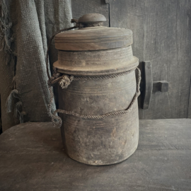 Oude Nepalese pot 140 (H 31 cm)