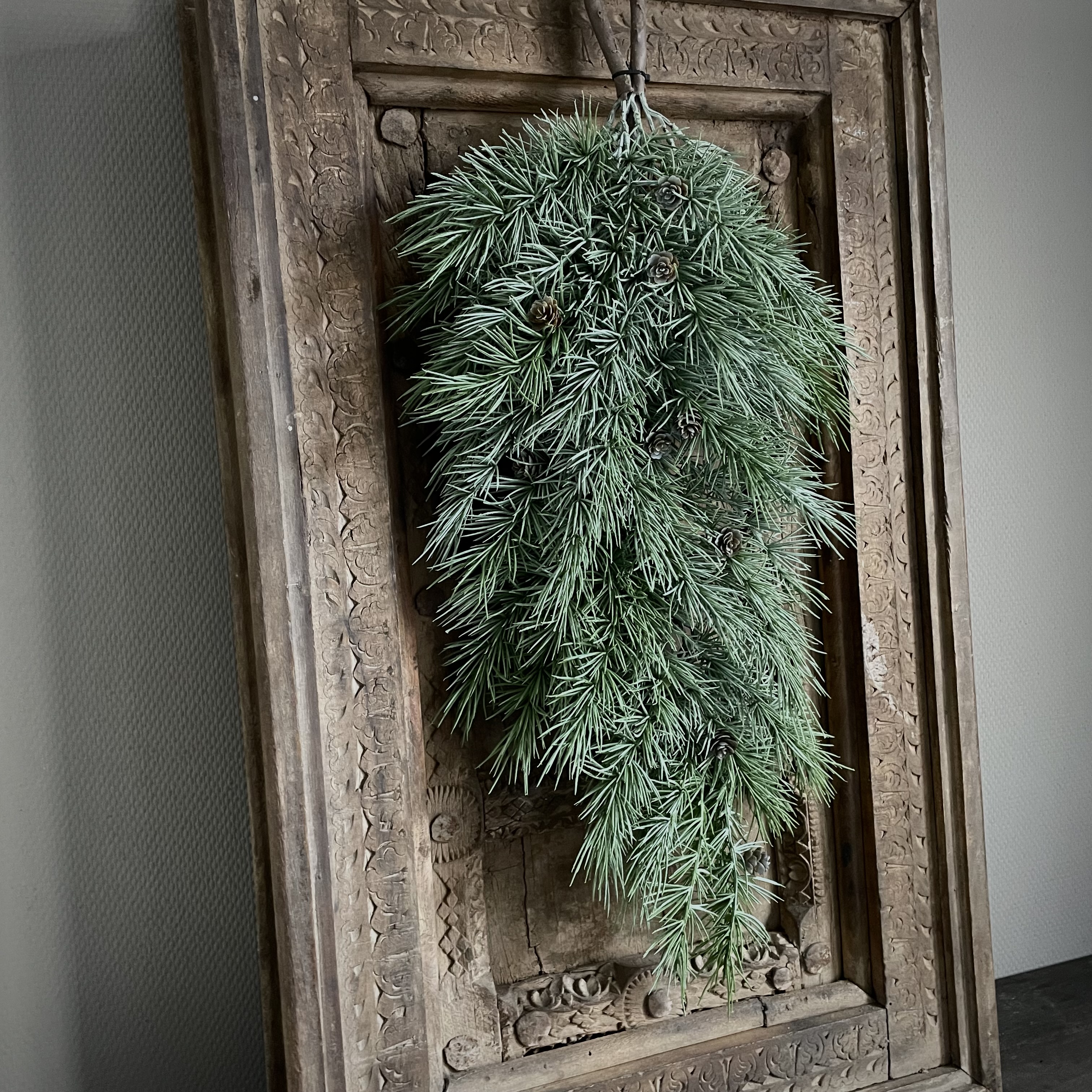 Ceder 'kunst' toef  (L 75 cm)