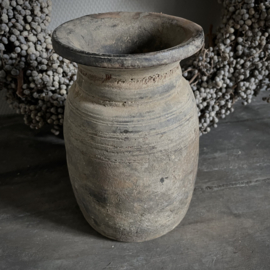 Oude Nepalese pot  NR134 (H 22,5 cm)