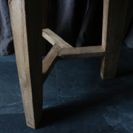 Houten kruk (H 45,5 cm)