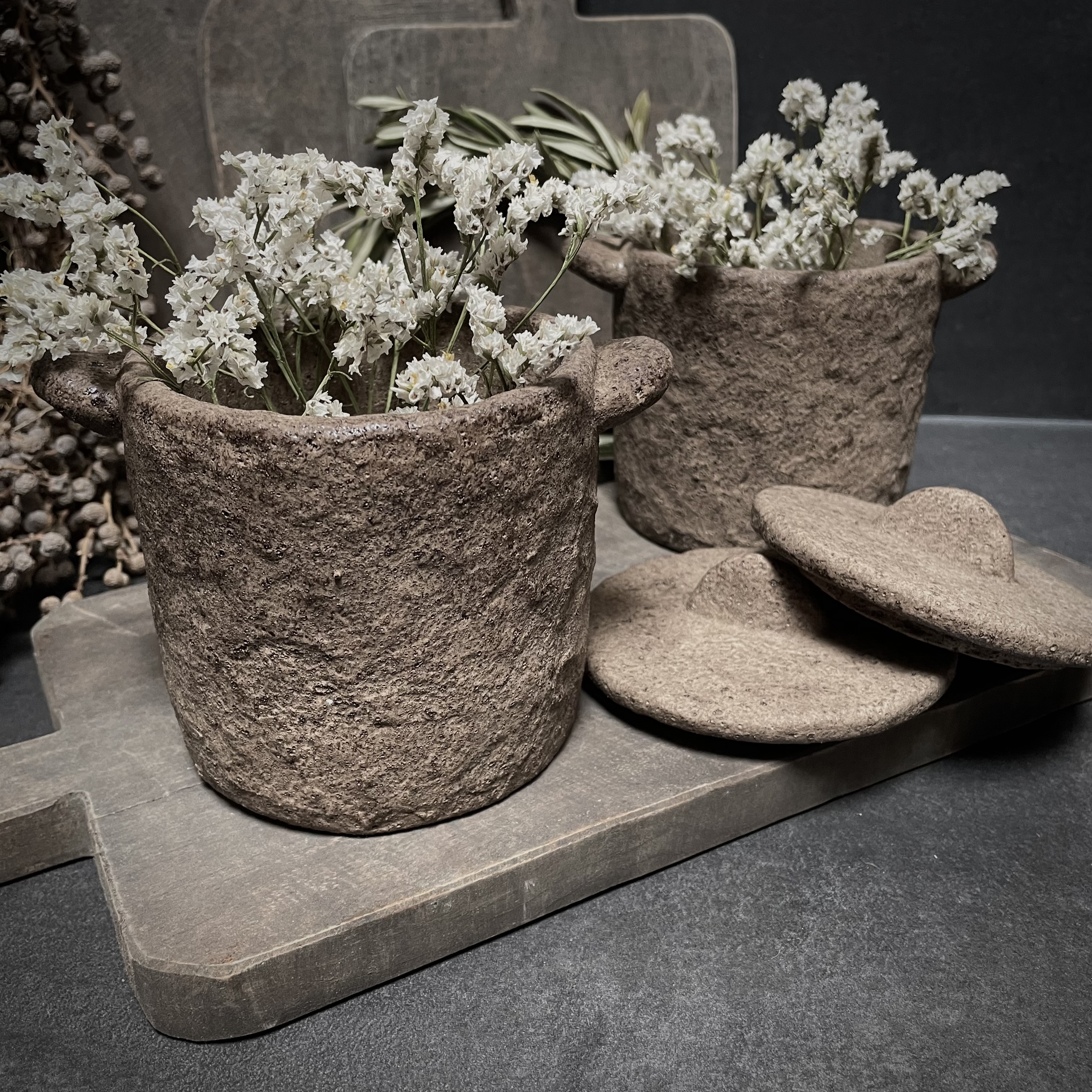 Aardewerken pot met deksel (H 12,5 cm)