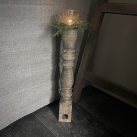 Unieke houten baluster 'kandelaar' Nr 2 (H 53,5 cm)