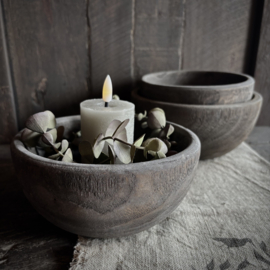 Vergrijsde houten kom/ bowl ( Dia 17 cm.)