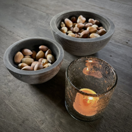 Set van 2 ronde houten schaaltjes.