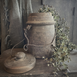 Oude Nepalese pot 140 (H 31 cm)