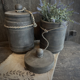 Houten pot met deksel (H 26 cm.)
