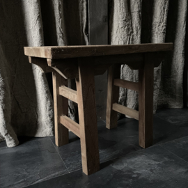 Houten kruk 'Nieuw' (Br 50,5 cm)