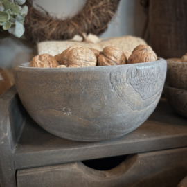 Vergrijsde houten kom/ bowl ( Dia 17 cm.)