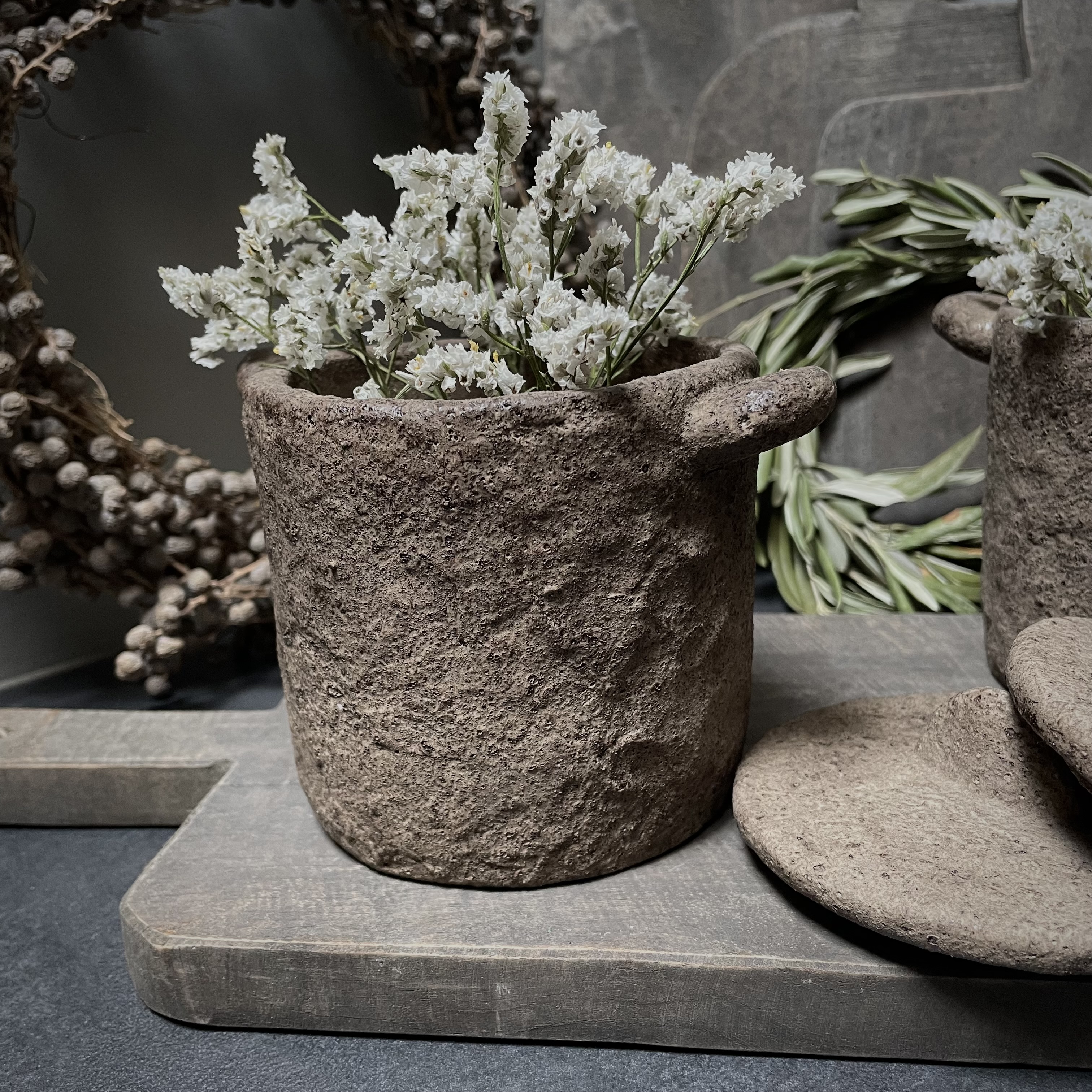 Aardewerken pot met deksel (H 12,5 cm)