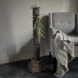 Oude Indische pilaar (H 91 cm.)