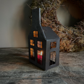 Metalen gevel huisje (H 25 cm.)