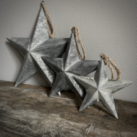 Metalen ster 'zink' aan touw 'S' (15,5 cm)