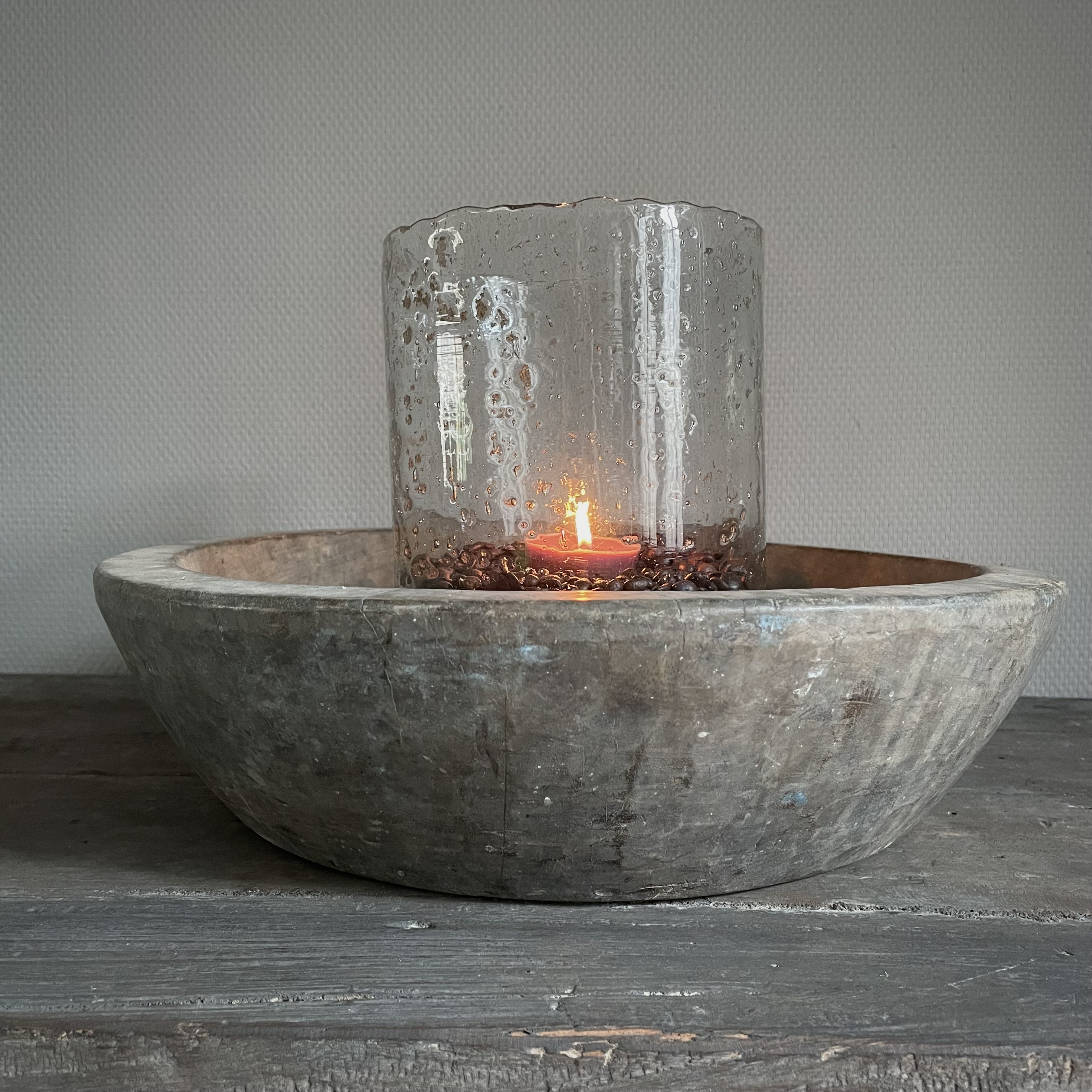 Oud houten schaal van Aura Peeperkorn (dia 43,5 cm)