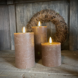 LED wax stompkaars choco bruin M ( H 12,5 cm)