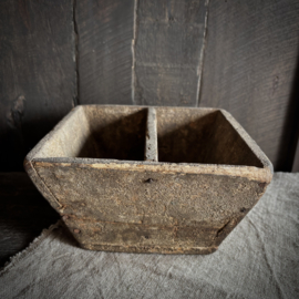 Oud houten bakje ( L 18,5 cm)