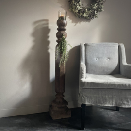 Oude Indische pilaar (H 112 cm.)