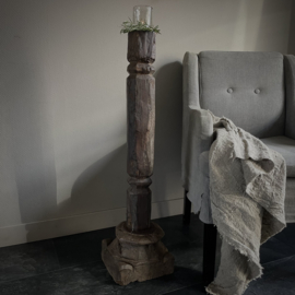 Oude Indische pilaar (H 91 cm.)