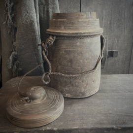 Oude Nepalese pot 140 (H 31 cm)