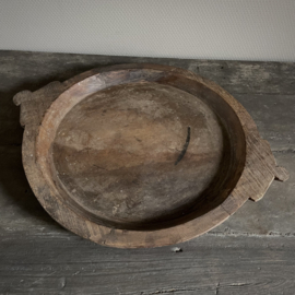 Oude verweerde  Chapati schaal 'Nr 86' ( L 48,5 cm)