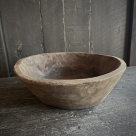 Oud houten schaaltje 9 ( Dia 22 cm)