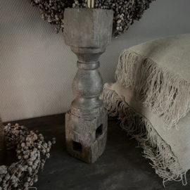 Unieke houten balusterlamp inclusief kap  (H 51 cm)