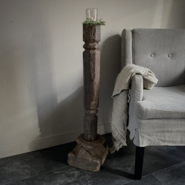 Oude Indische pilaar (H 91 cm.)
