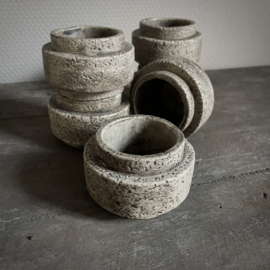 Waxinehouder 'cilinder' van beton PMR Ø 8 cm.