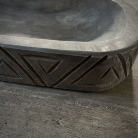 Langwerpige houten schaal 'Carved'
