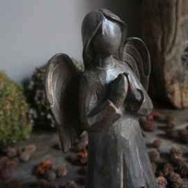 Sobere engel  (H 20 cm)